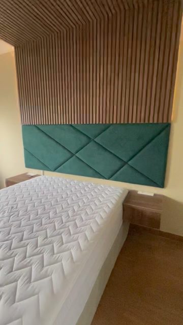 Impecable remodelación de dormitorio con acabado en madera y luces leds.
 •
•
•
#remodelacion #remodeling #arquitectura #diseño #diseñointerior #diseñodeinteriores #decoracion #decoracioninteriores #designinspiration #interiordesign #interiordesigner #decor #bedroomdecor #bedroom