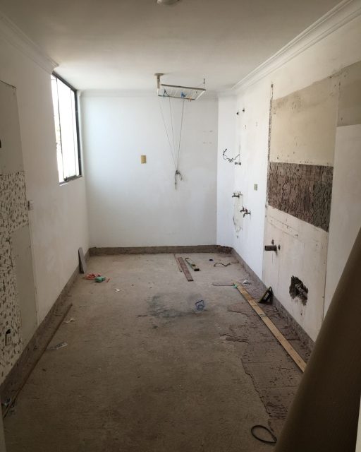Un #Antes y un #Después de #remodelación completa de #cocina para #departamento en #Surco.

#ComecPeru #Peru #builder #buildingdesign #House #handyman